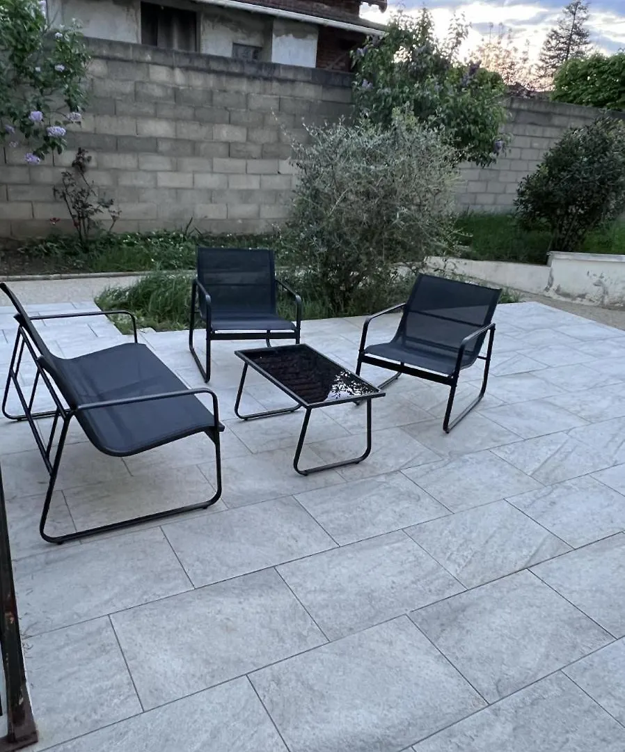 Stea Guesthouse Proche Paris Villeneuve-le-Roi 0*,  France