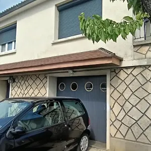 Apartment Guibert - Spacieux A 20 Min De Paris, Villeneuve-le-Roi