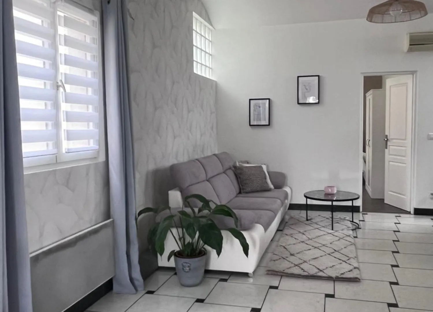 アパート Stea Guesthouse Proche Paris ヴィルヌーヴ・ル・ロワ